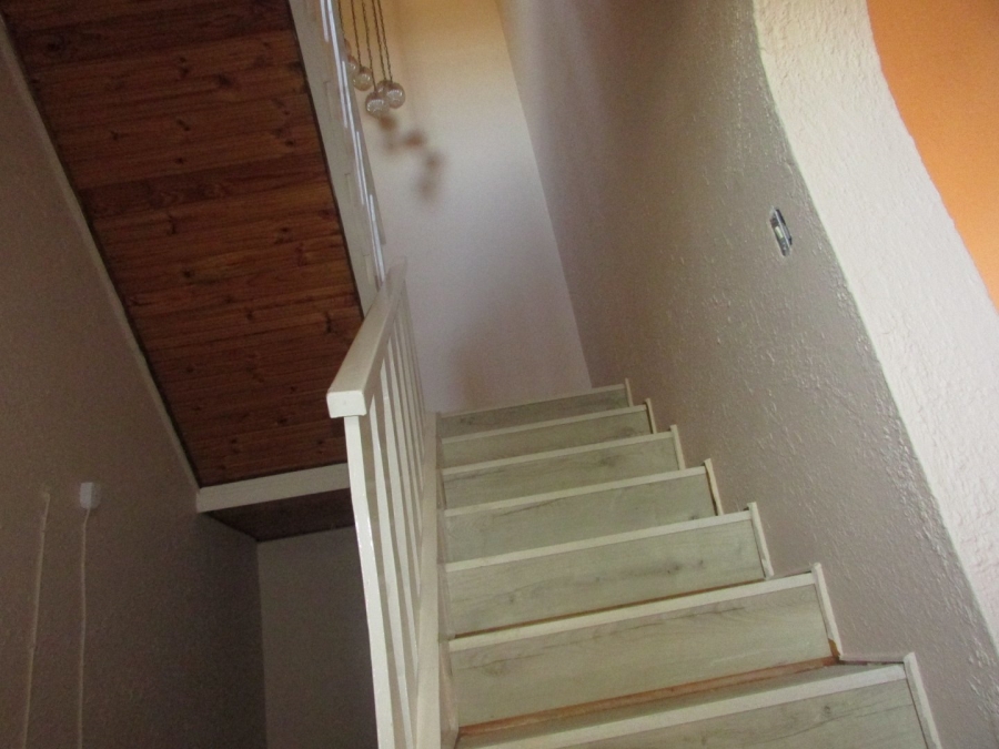 To Let 3 Bedroom Property for Rent in Heuwelsig Free State